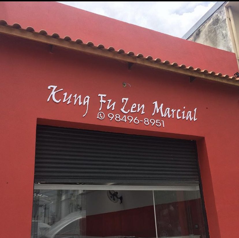 Fachada vermelha da Academia Kung Fu Zen Marcial